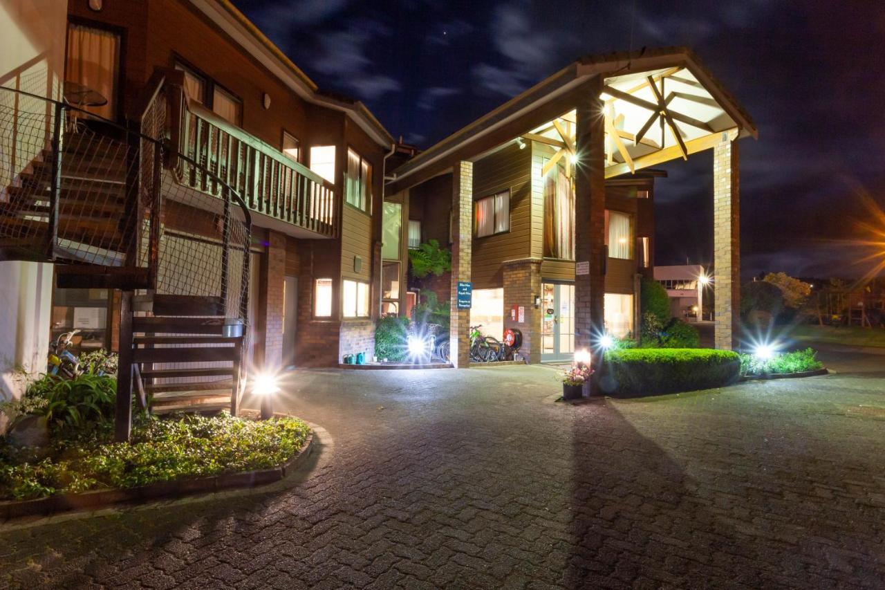 אגם טאופו Cascades Lakefront Motel מראה חיצוני תמונה The entrance of the hotel