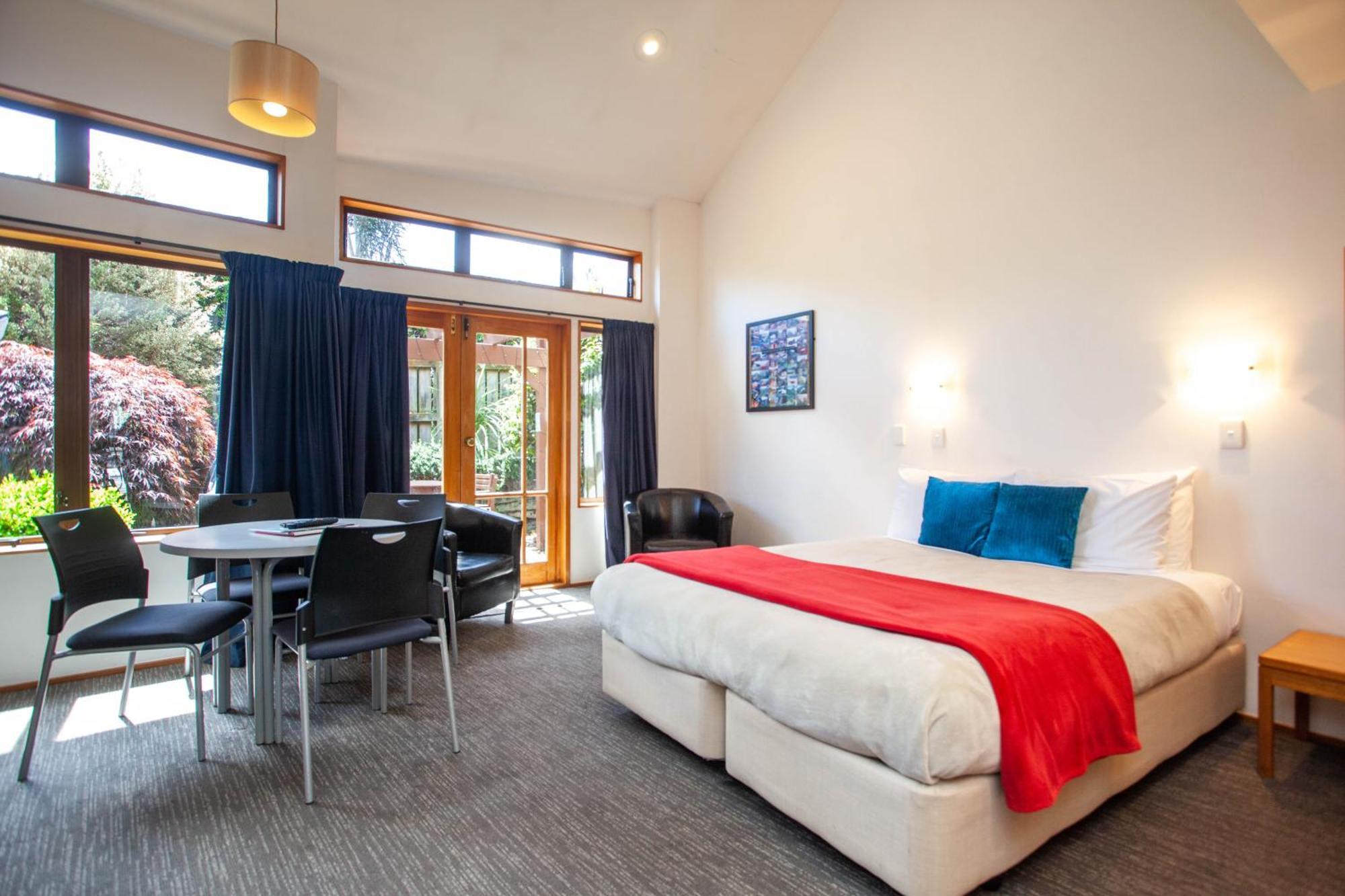 אגם טאופו Cascades Lakefront Motel חדר תמונה A typical studio apartment