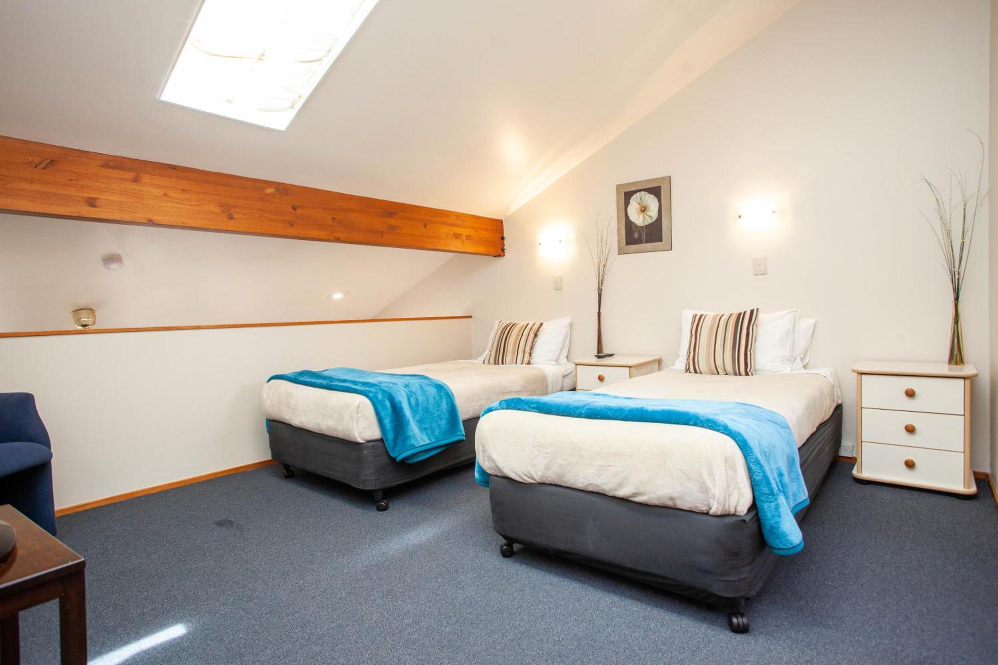 אגם טאופו Cascades Lakefront Motel חדר תמונה A room at the hotel