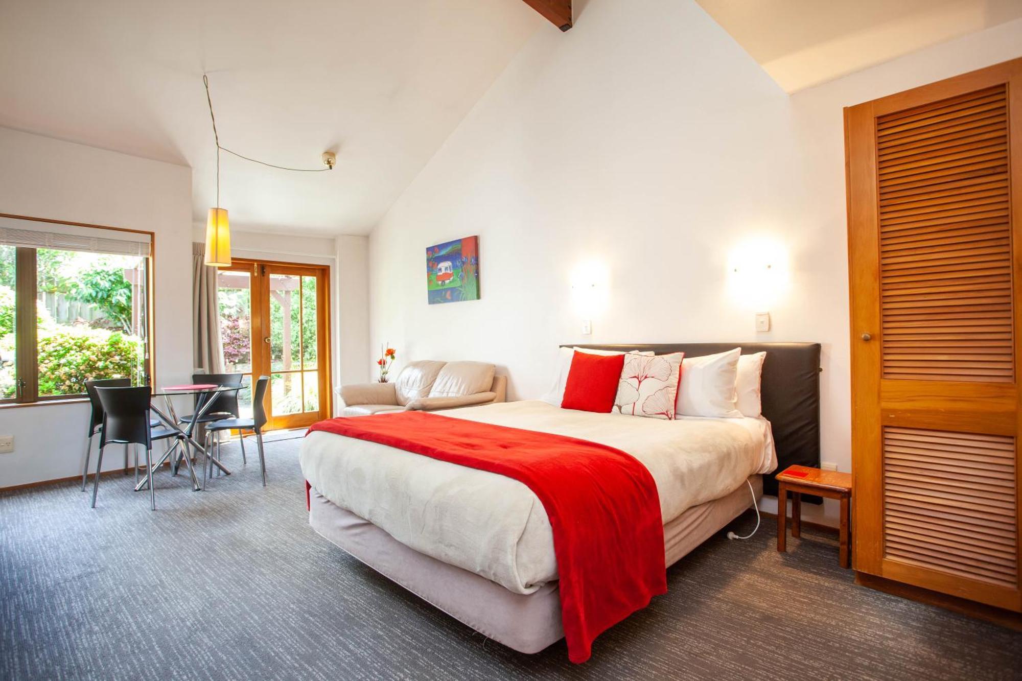 אגם טאופו Cascades Lakefront Motel חדר תמונה A typical Studio