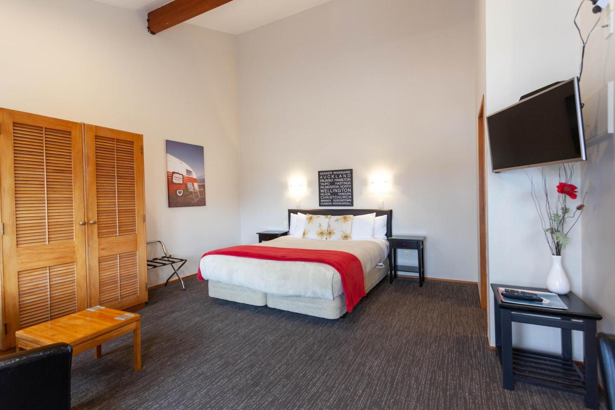 אגם טאופו Cascades Lakefront Motel חדר תמונה A room at the hotel