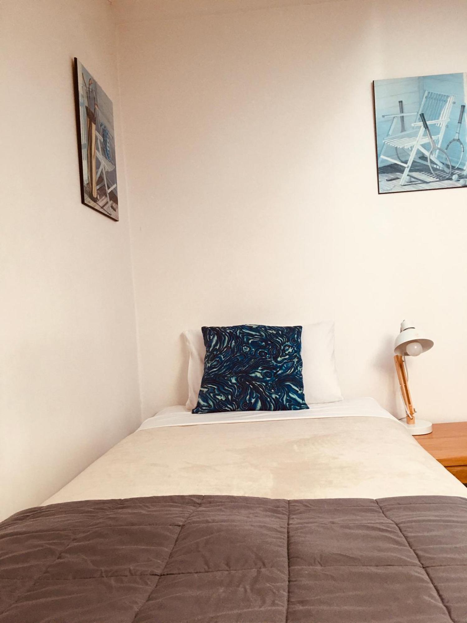 אגם טאופו Cascades Lakefront Motel מראה חיצוני תמונה A single bed