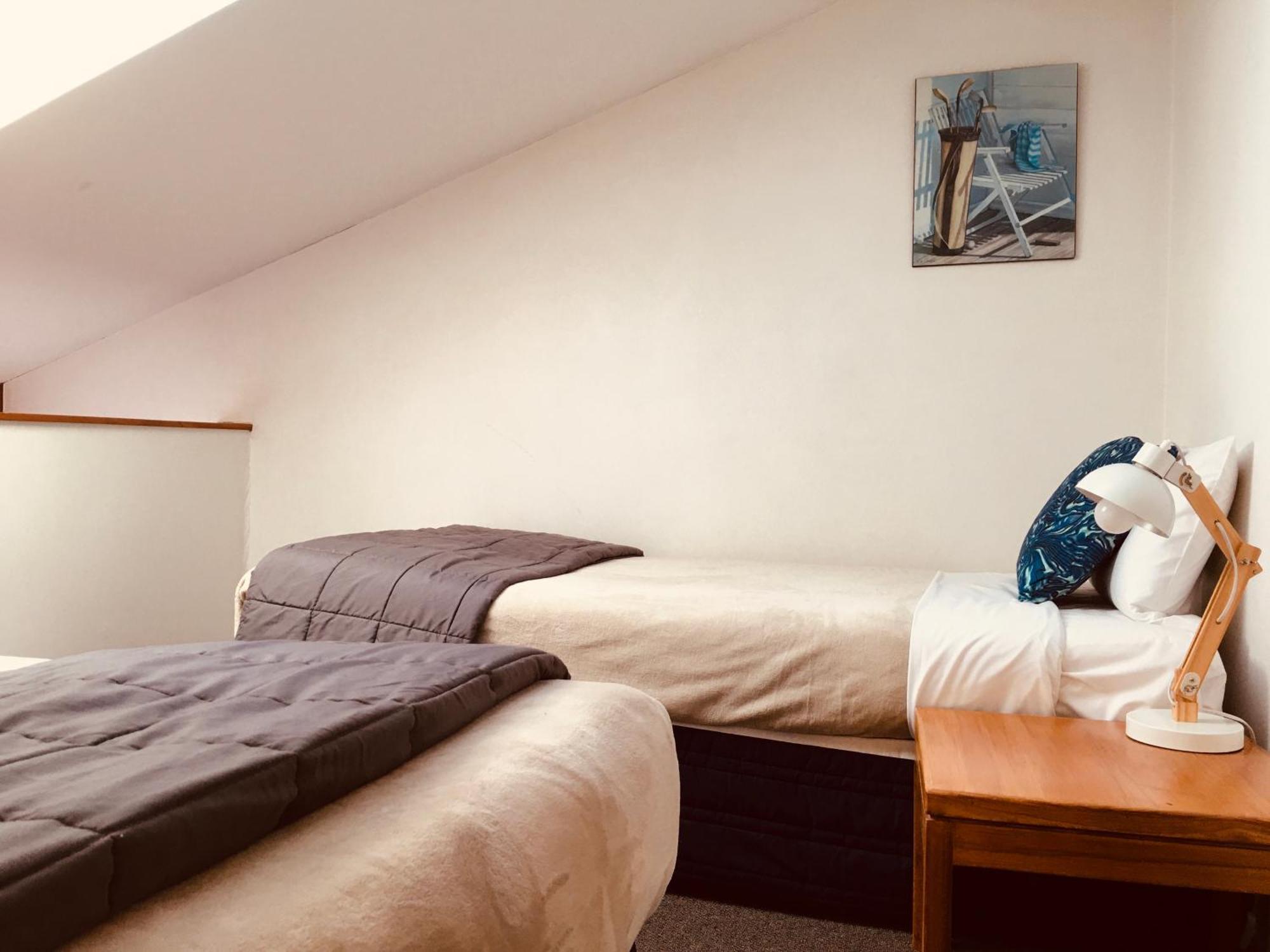 אגם טאופו Cascades Lakefront Motel מראה חיצוני תמונה A bedroom at the hotel