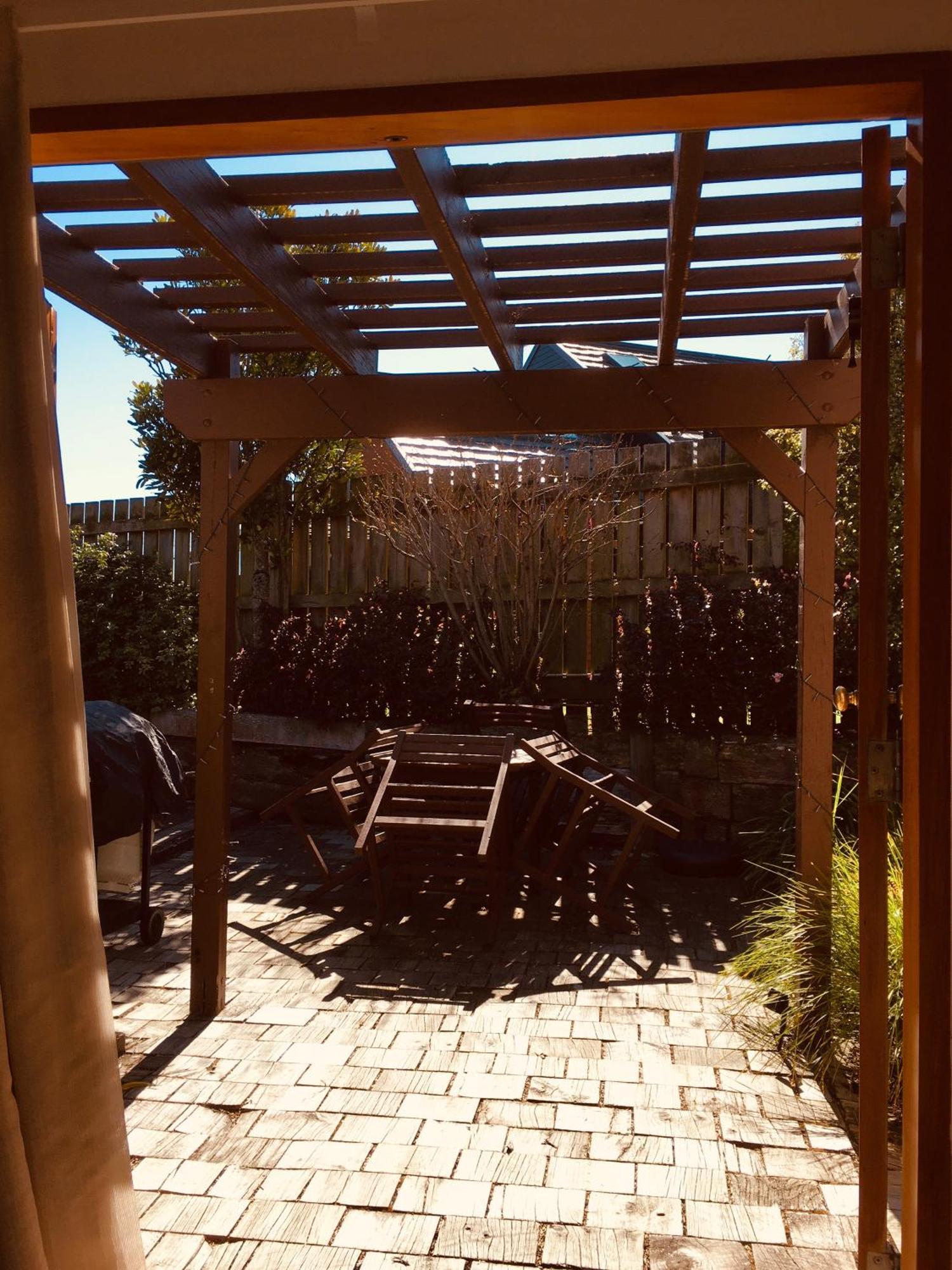 אגם טאופו Cascades Lakefront Motel מראה חיצוני תמונה Pergola in a backyard