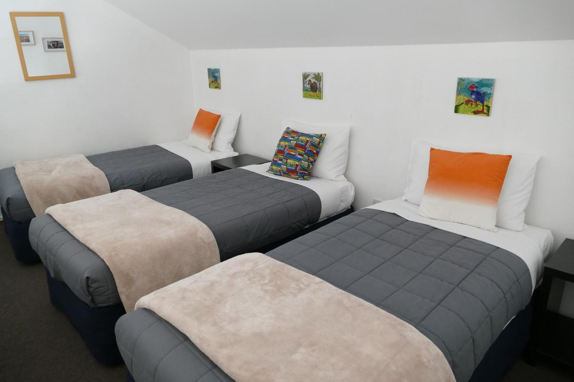 אגם טאופו Cascades Lakefront Motel מראה חיצוני תמונה A room at the hotel