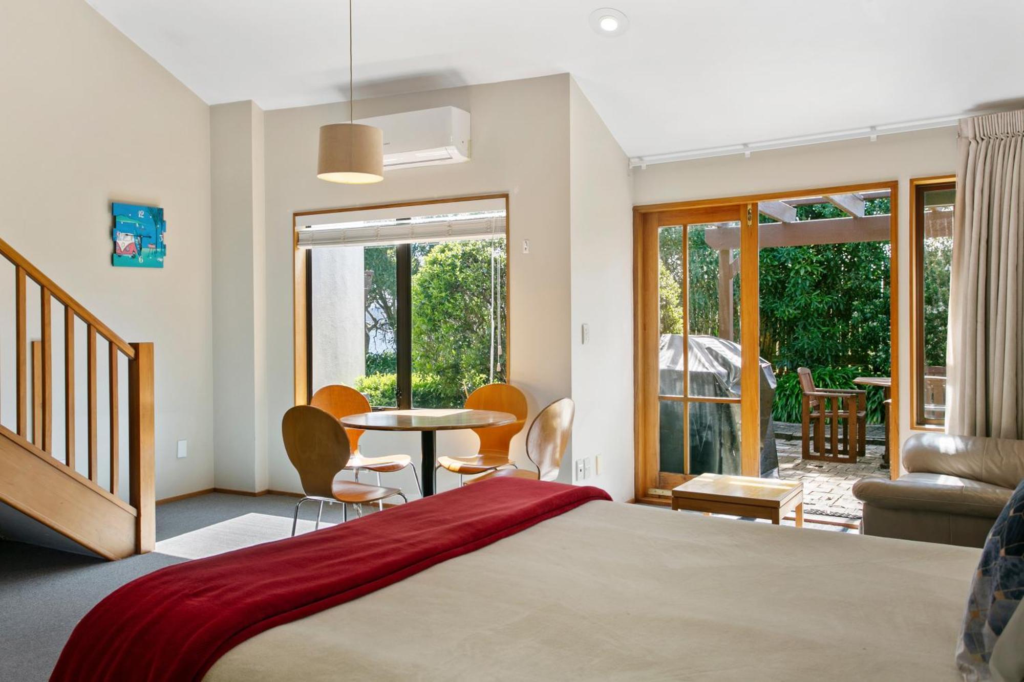 אגם טאופו Cascades Lakefront Motel מראה חיצוני תמונה A typical studio apartment