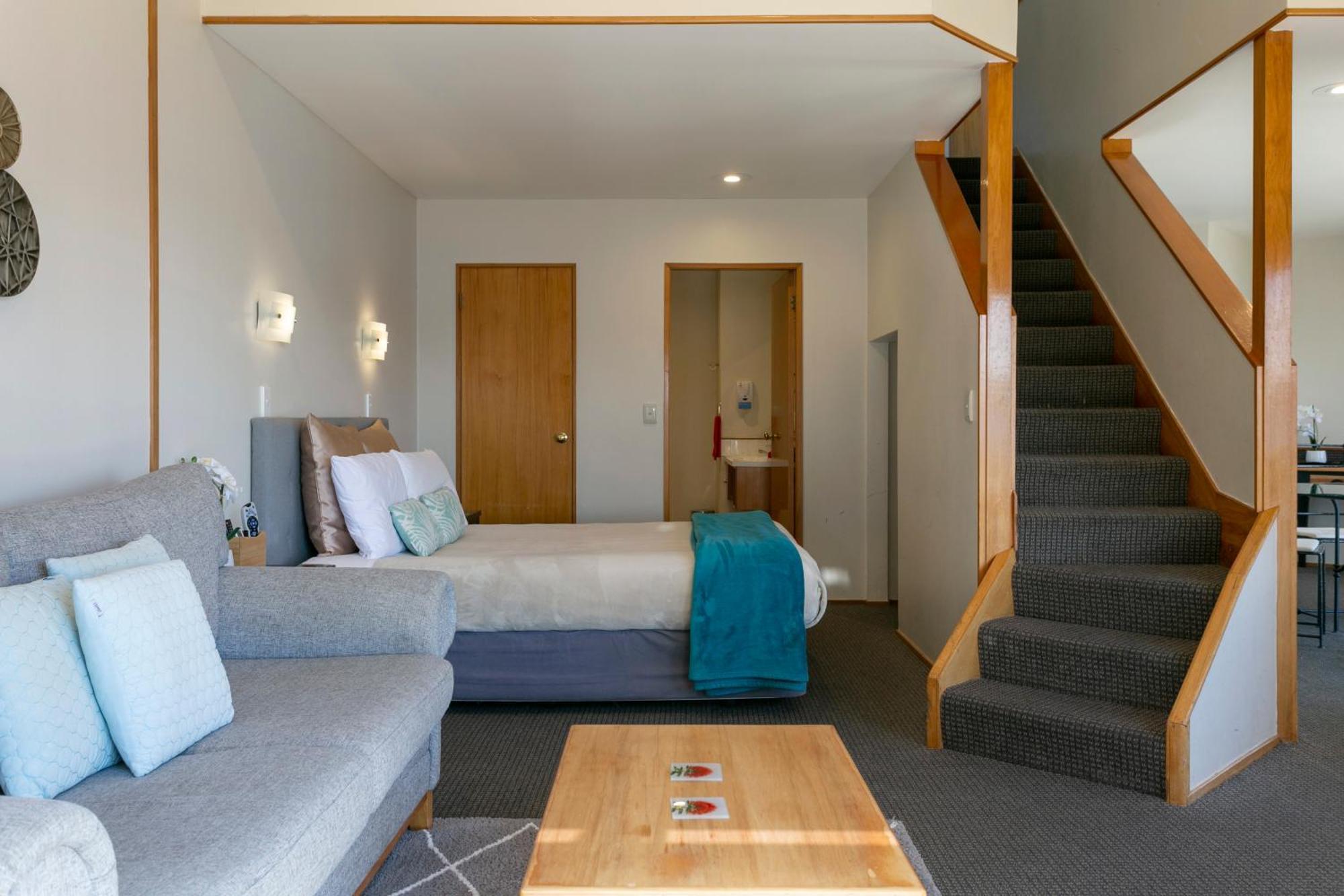 אגם טאופו Cascades Lakefront Motel מראה חיצוני תמונה A suite at the hotel