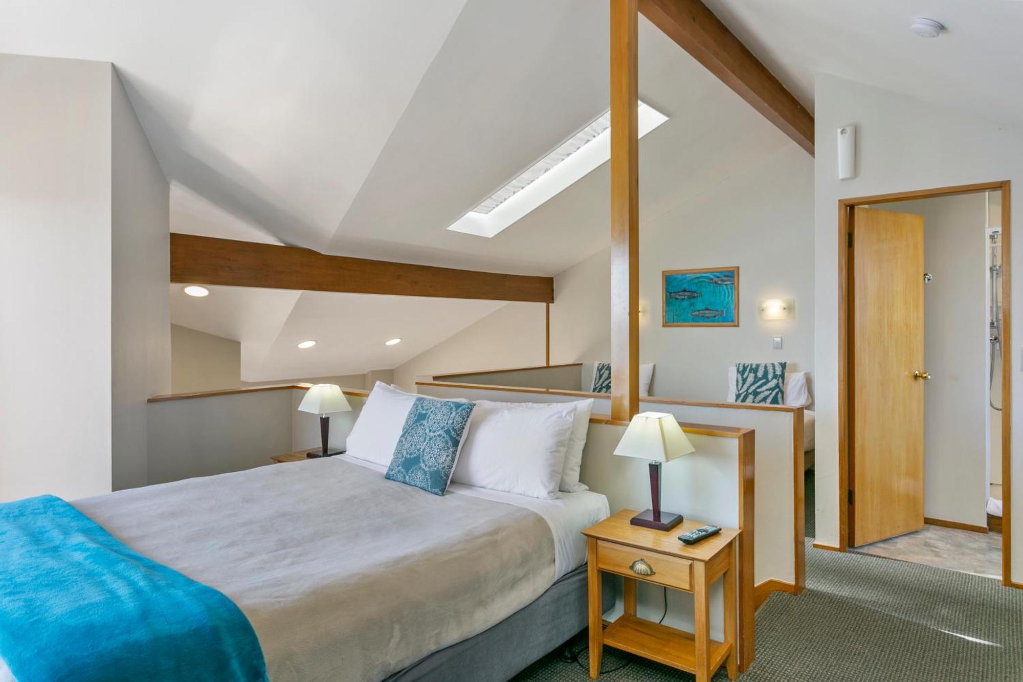 אגם טאופו Cascades Lakefront Motel מראה חיצוני תמונה A bedroom at the hotel